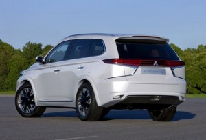 Mitsubishi-Outlander-PHEV-Concept-S-5-620x420