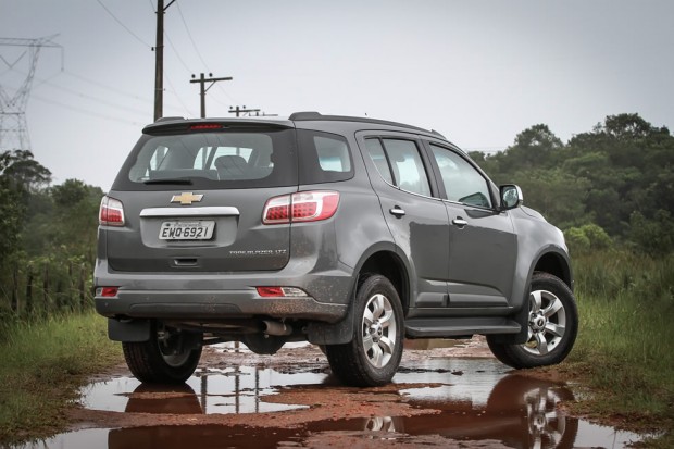 Chevrolet Trailblazer ganha novo motor V6 com injeção direta e 277cv -  Carros e motos - Extra Online