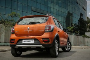Sandero Stepway 2015 3