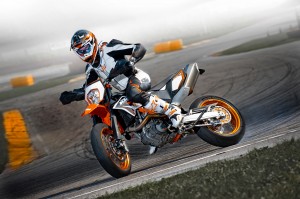 2012-KTM-690SMCR1