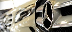 Mercedes-Benz inicia vendas de veículos com motorização flex fuel