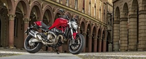 MONSTER 821