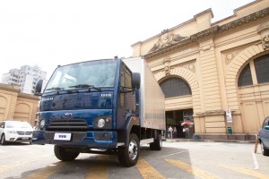FordCargo1119-7