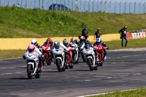 As máquinas da Copa Honda CBR 500R e Junior Cup vão acelerar essa semana