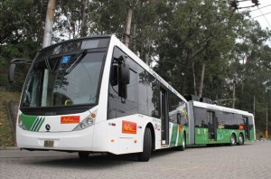 Mercedes-Benz prepara motor-gerador para ônibus elétrico híbrido