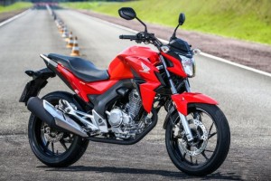 Honda-CB-Twister-250-2016-34-620x413