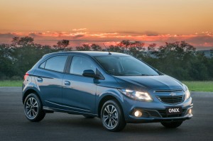 Foram emplacadas quase 11 mil unidades do Chevrolet Onix em agosto