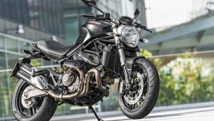 Ducati Monster 821 Dark 2