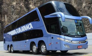 Mercedes-Benz entrega ônibus rodoviário de 4 eixos