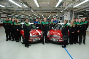 Fábrica da MINI em Oxford celebra 15 anos