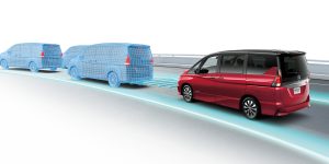 Novo Nissan Serena chega ao mercado com tecnologia ProPILOT que traz a direção autônoma para o mercado
