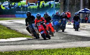 desafio-das-motonetas-reune-lambretas-e-vespas-no-pnt-tt-foto-miguel-costa-jr