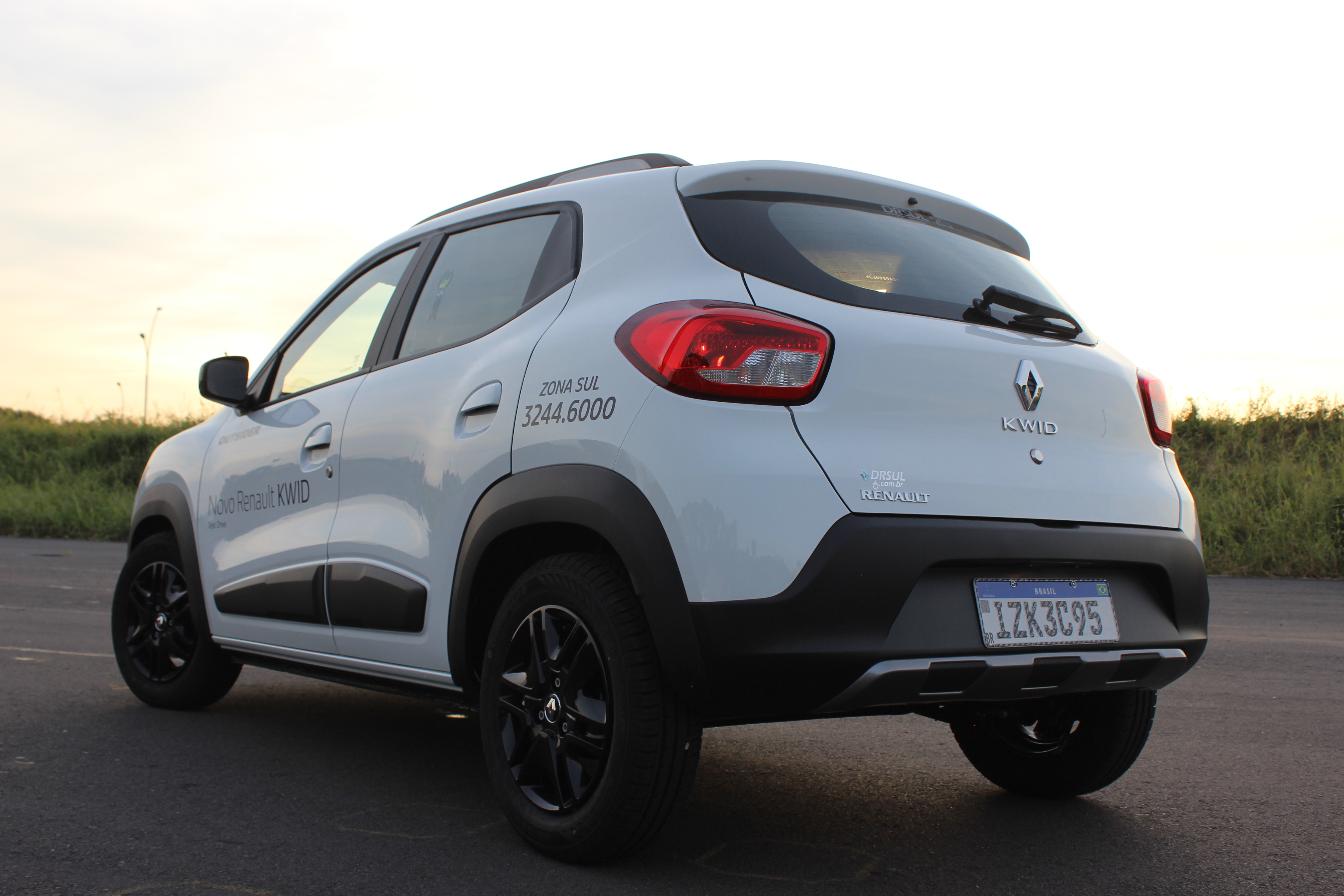 Carros na Web, Renault Kwid Outsider 1.0 2020